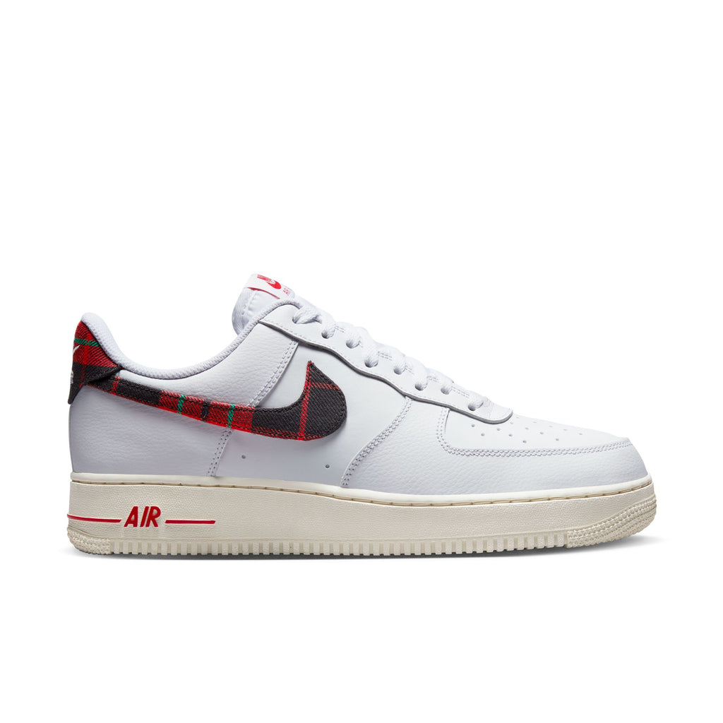 Nike Air Force 1 07, White and Red